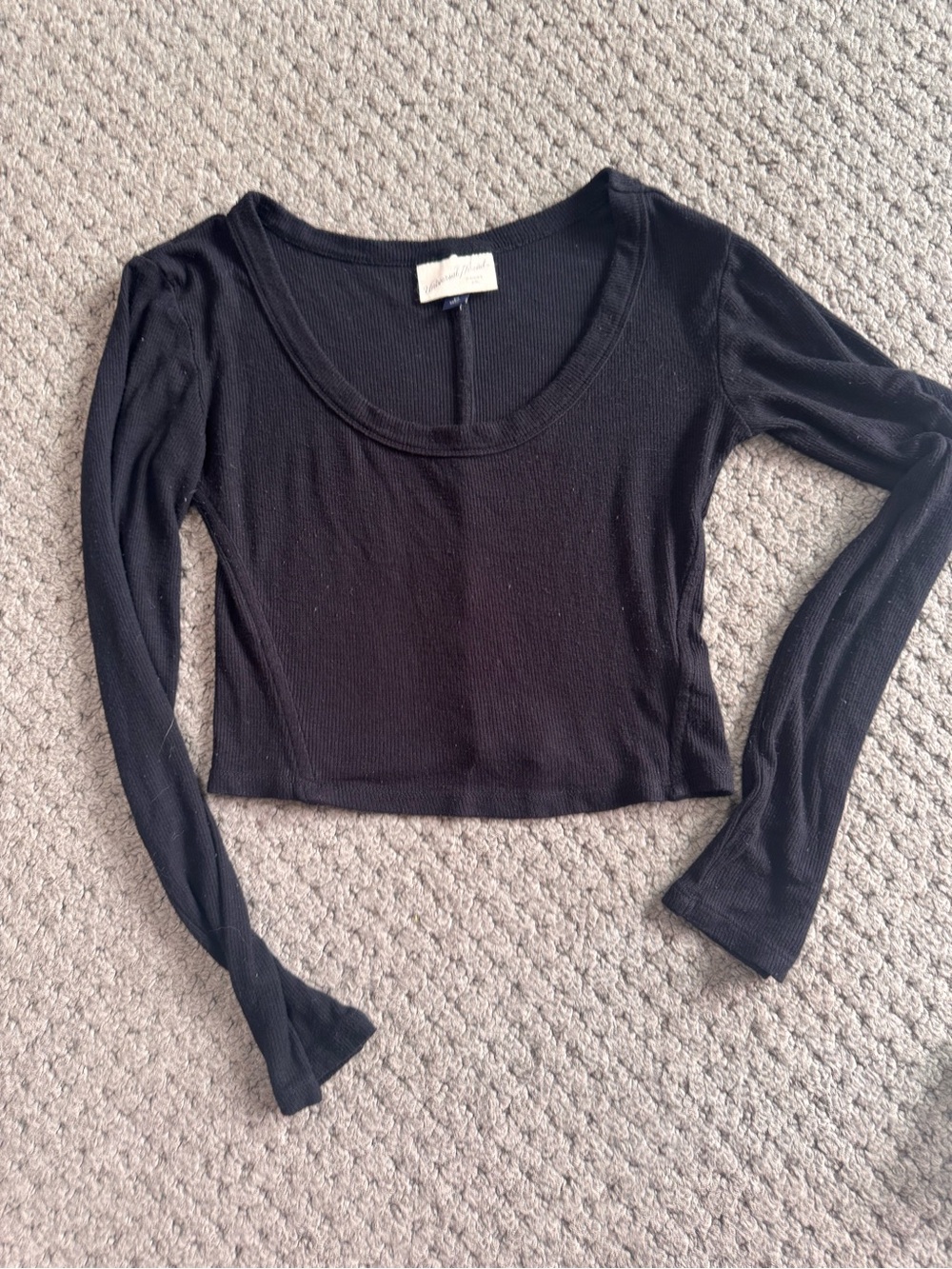 Universal Thread Black Long-Sleeve Scoop Neck Crop Top